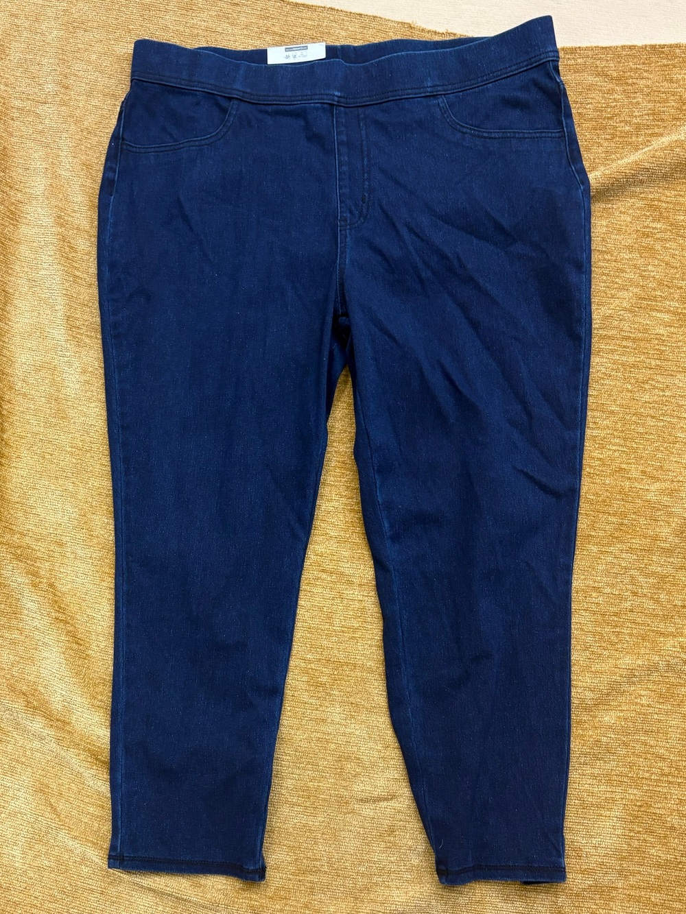 Time and Tru Women's Navy size XXL, fitted stretch Capri  Jeans